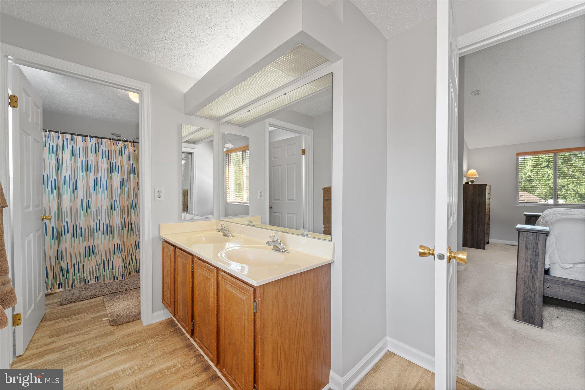 10461 Brackets Ford Circle Manassas, VA 20110 - Photo 24 of 52 Primary Bath