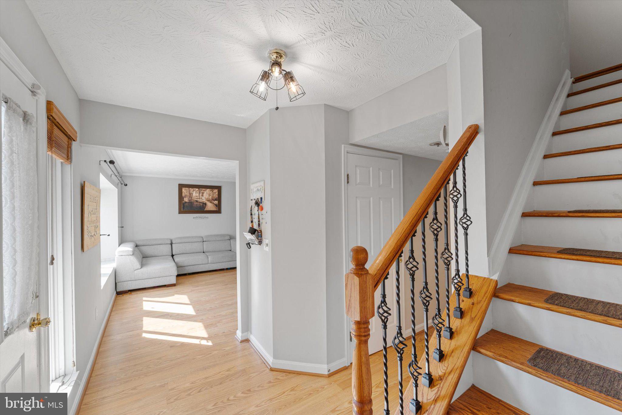 10461 Brackets Ford Circle Manassas, VA 20110 - Photo 6 of 52 Updated stair railings