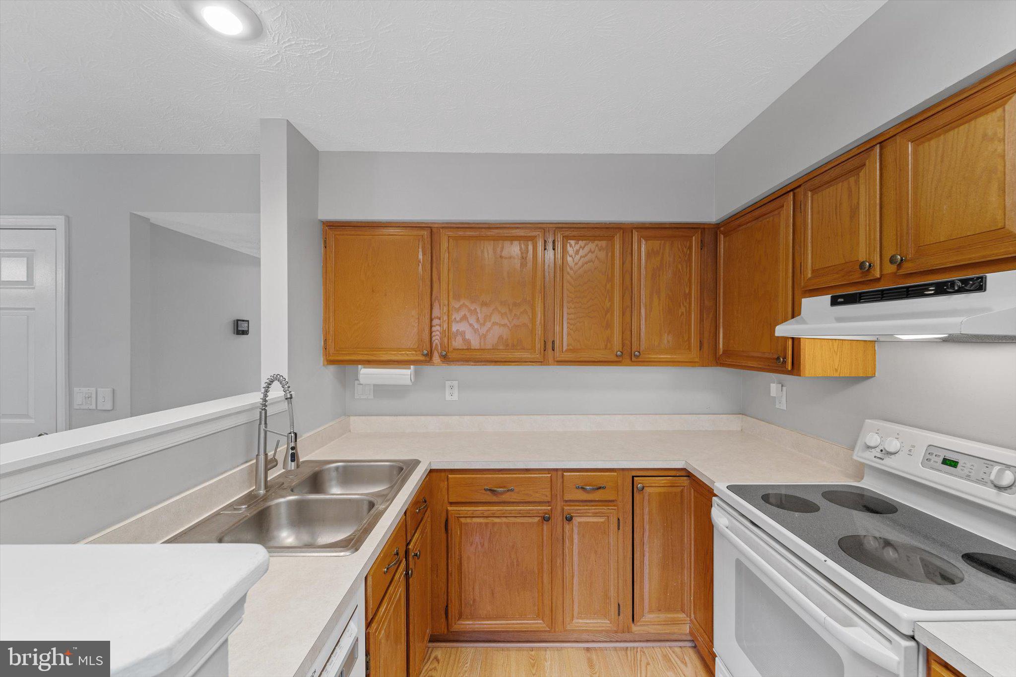 10461 Brackets Ford Circle Manassas, VA 20110 - Photo 10 of 52