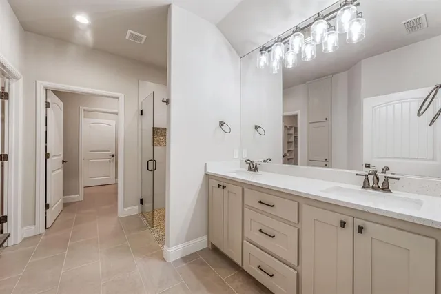 $374,900 | 105 Easy Street, Glen Rose, TX 76043