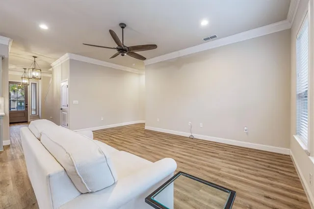 $374,900 | 105 Easy Street, Glen Rose, TX 76043