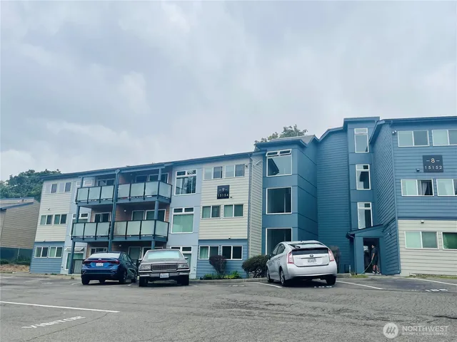 $1,499 | 15154 65th Avenue South, Unit 911, Tukwila, WA 98188