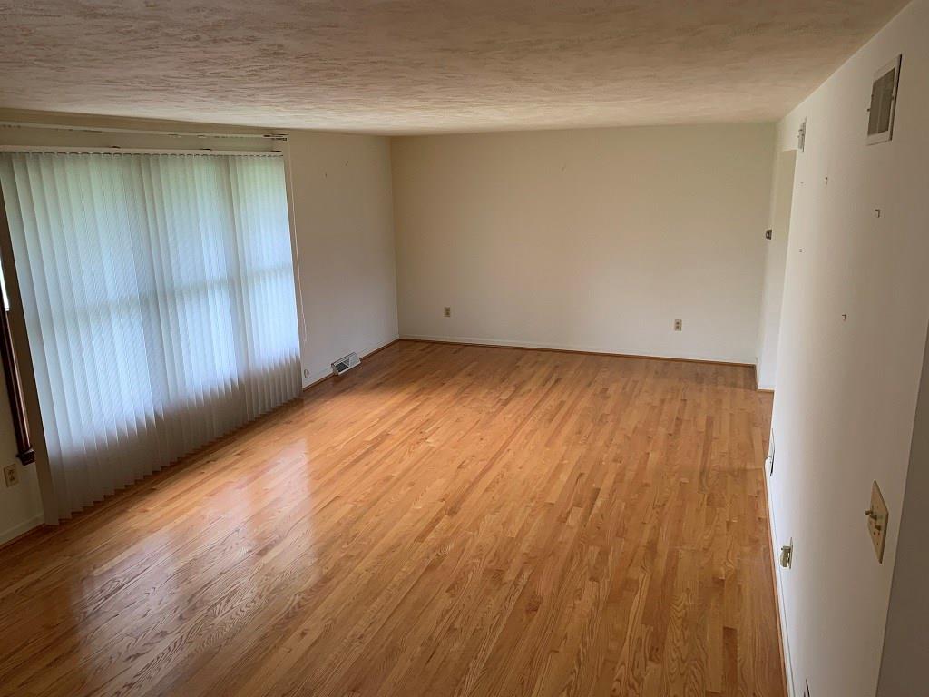 91 Valley Road Indiana, PA 15701 - Photo 4 of 15 Living Room