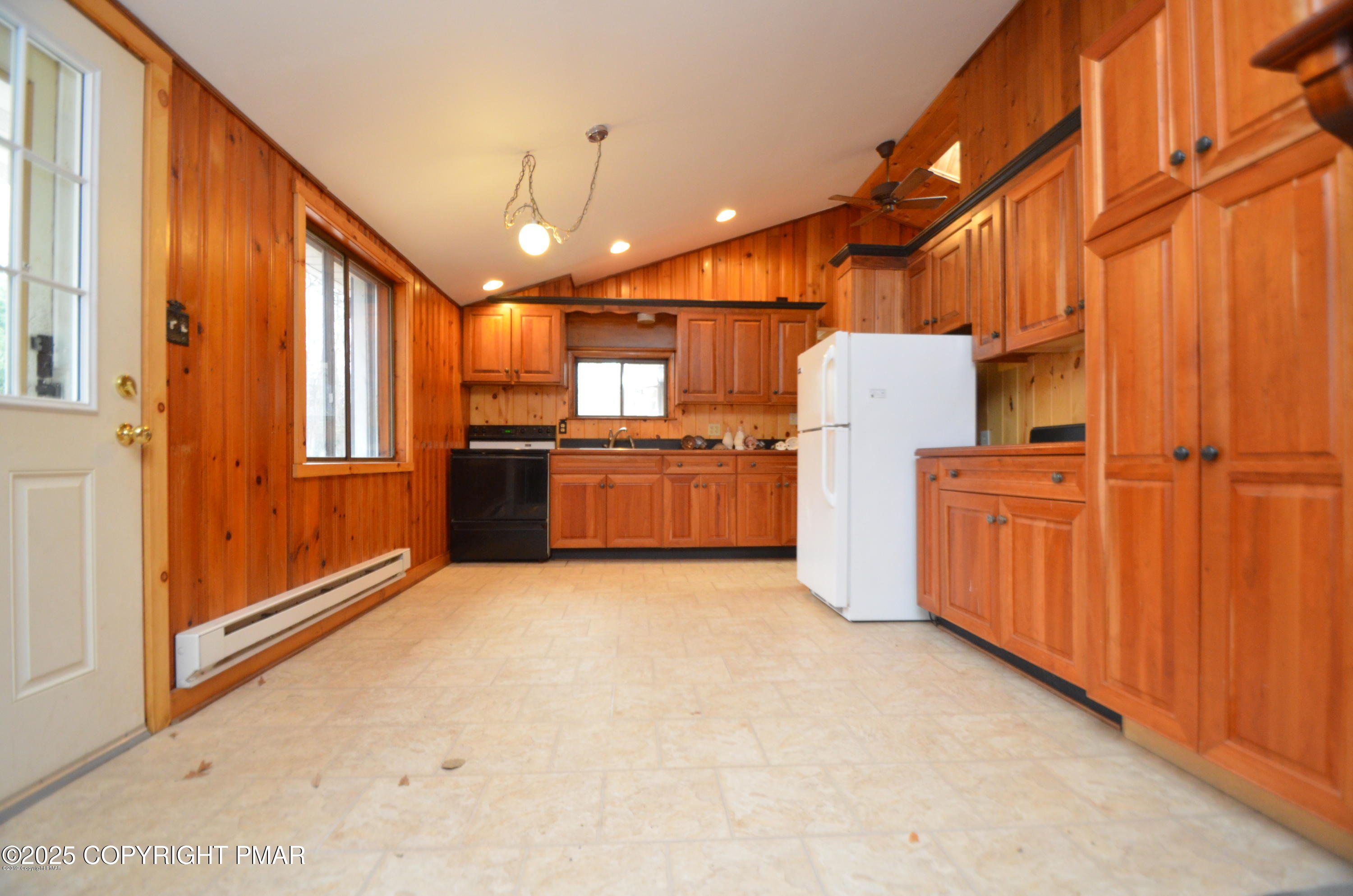 1718 Donalds Road Effort, PA 18330 - Photo 4 of 21 20190102192255226110000000-o