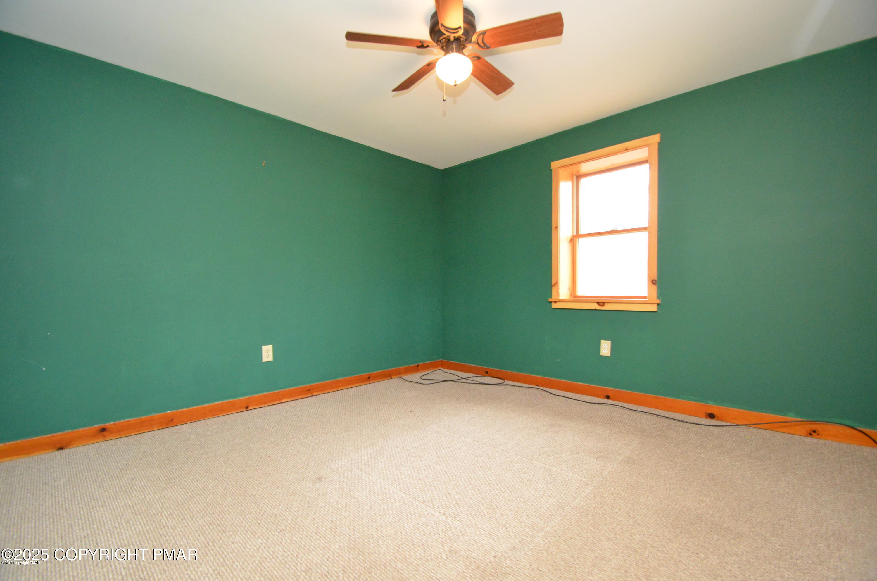 1718 Donalds Road Effort, PA 18330 - Photo 10 of 21 20190102192610270896000000-o