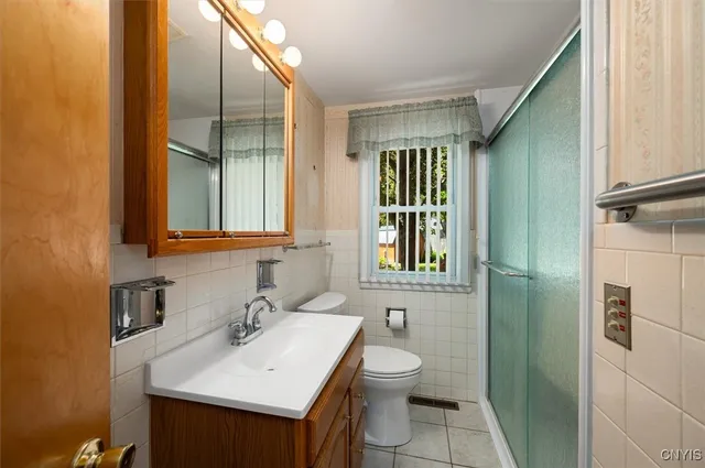 $230,000 | 16 Bellewood Circle, Syracuse, NY 13212