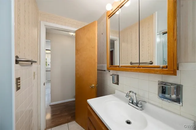 $230,000 | 16 Bellewood Circle, Syracuse, NY 13212