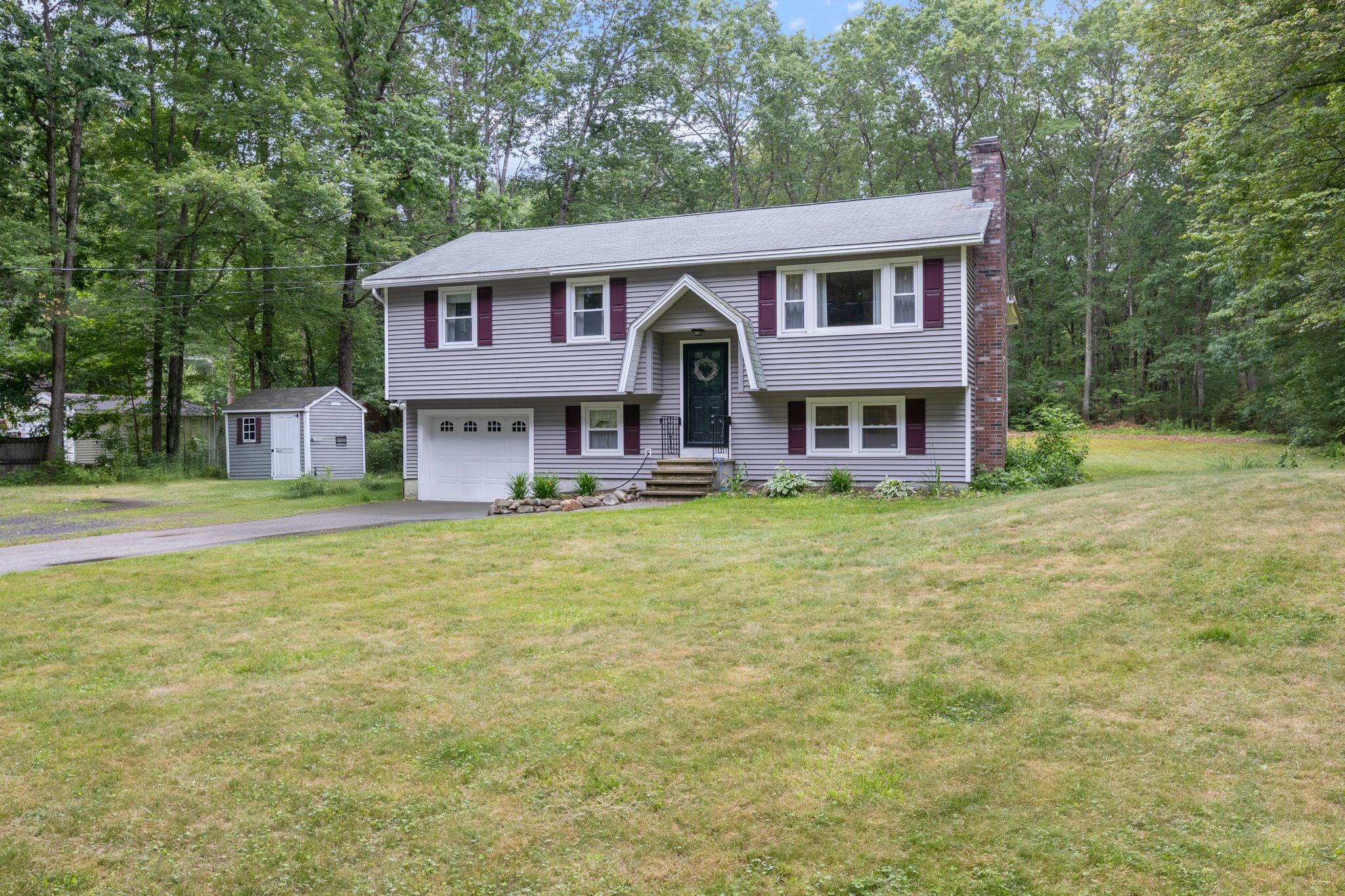 12 Mill Road Londonderry, NH 03053 - Photo 1 of 28 Gallery Image 1