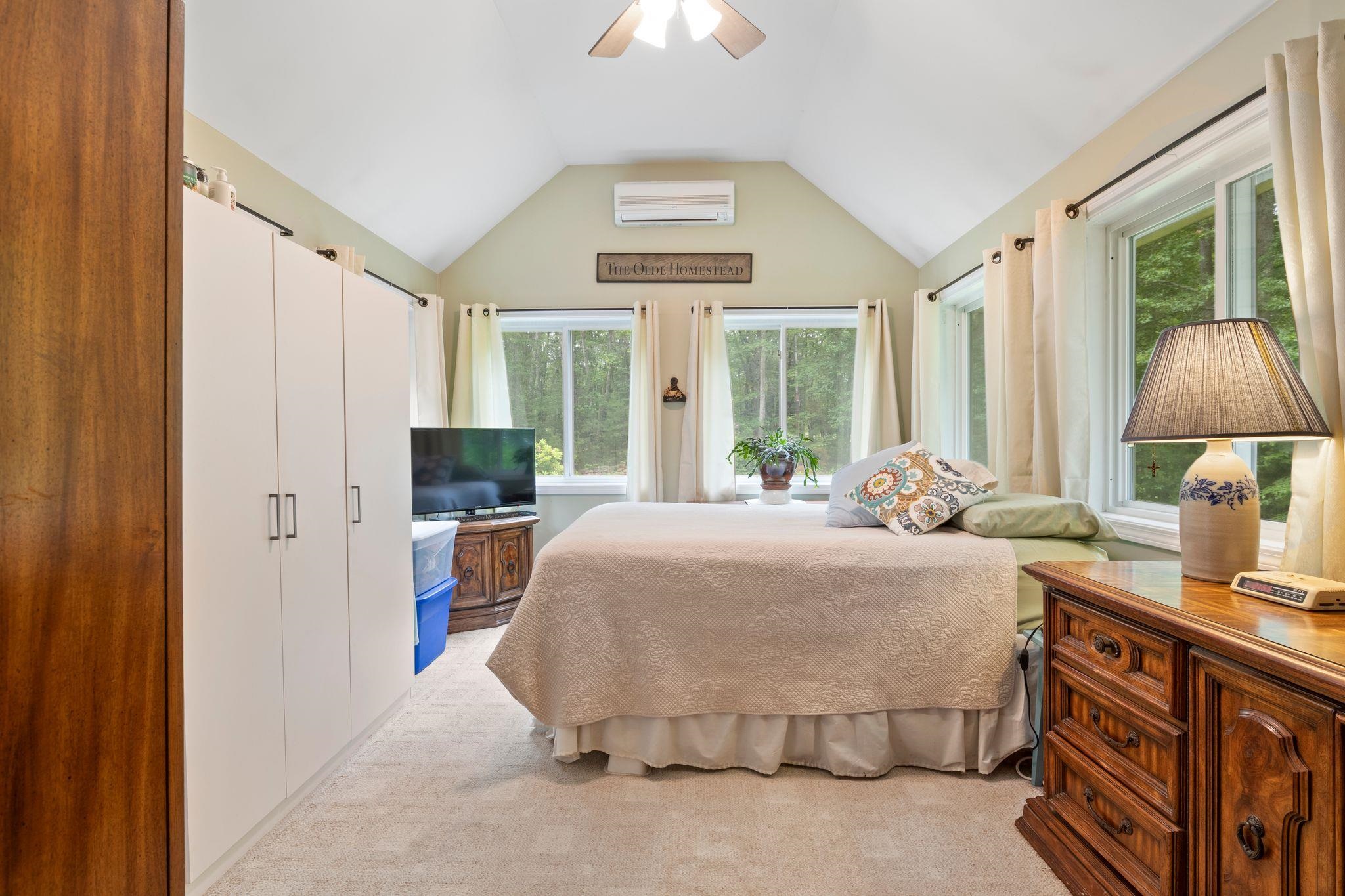 12 Mill Road Londonderry, NH 03053 - Photo 7 of 28 Gallery Image 7