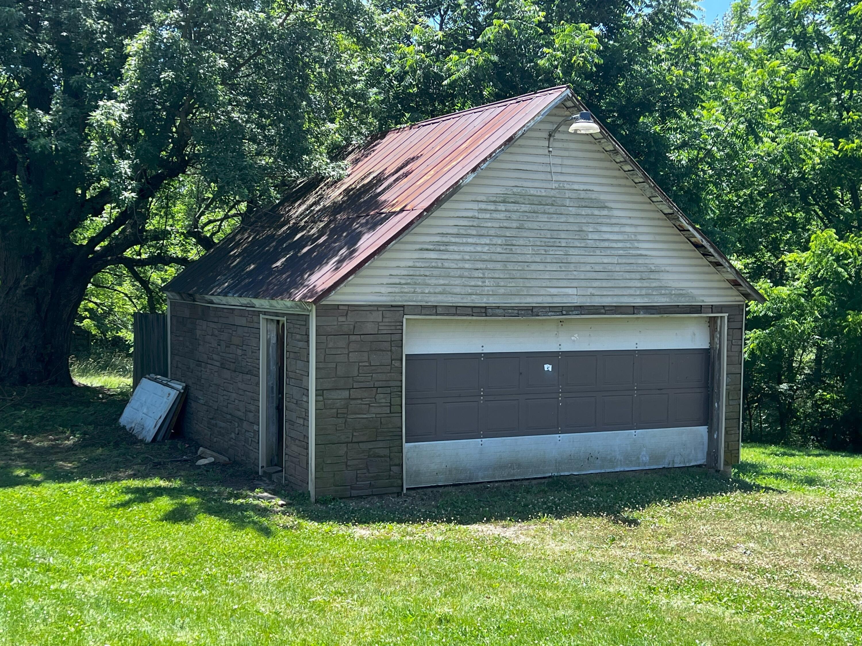 7585 Dyer Road Mount Sterling, OH 43143 - Photo 13 of 45 31