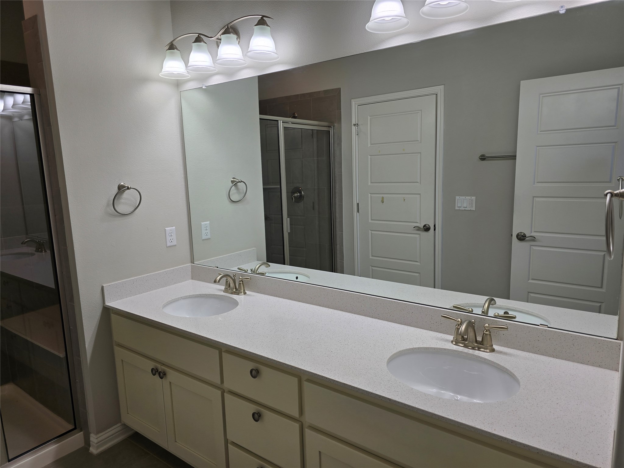 13800 Lyndhurst Street, Unit 233 Austin, TX 78717 - Photo 18 of 38 a bathroom with a sink and a mirror