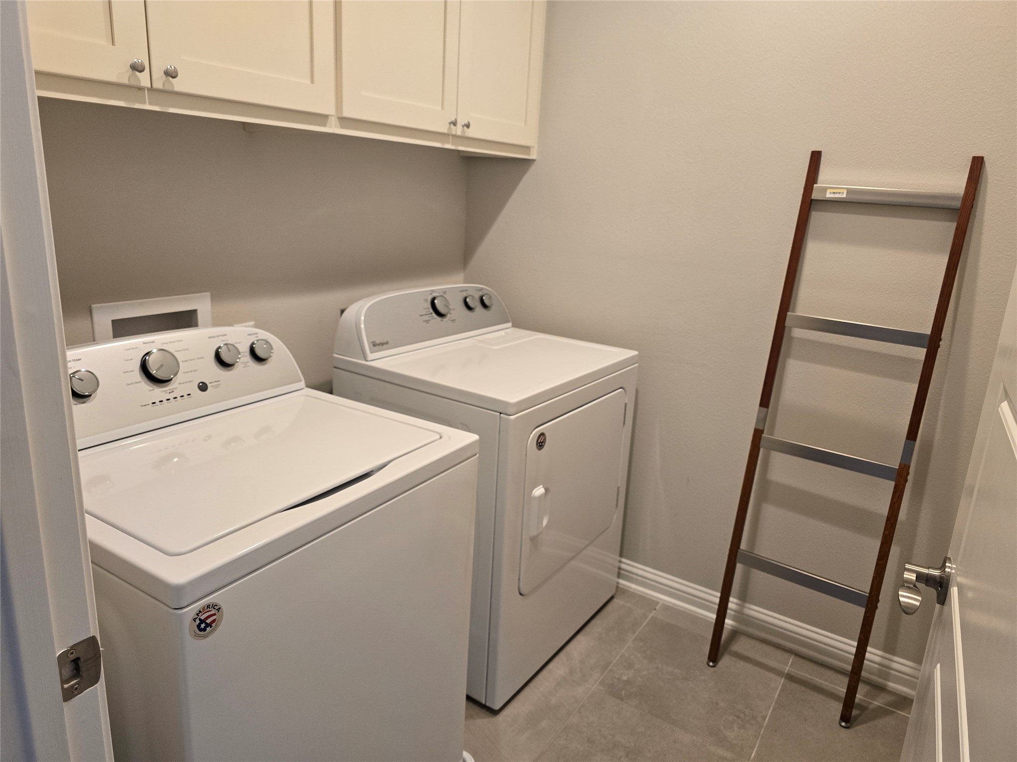 13800 Lyndhurst Street, Unit 233 Austin, TX 78717 - Photo 27 of 38 a utility room with dryer and washer