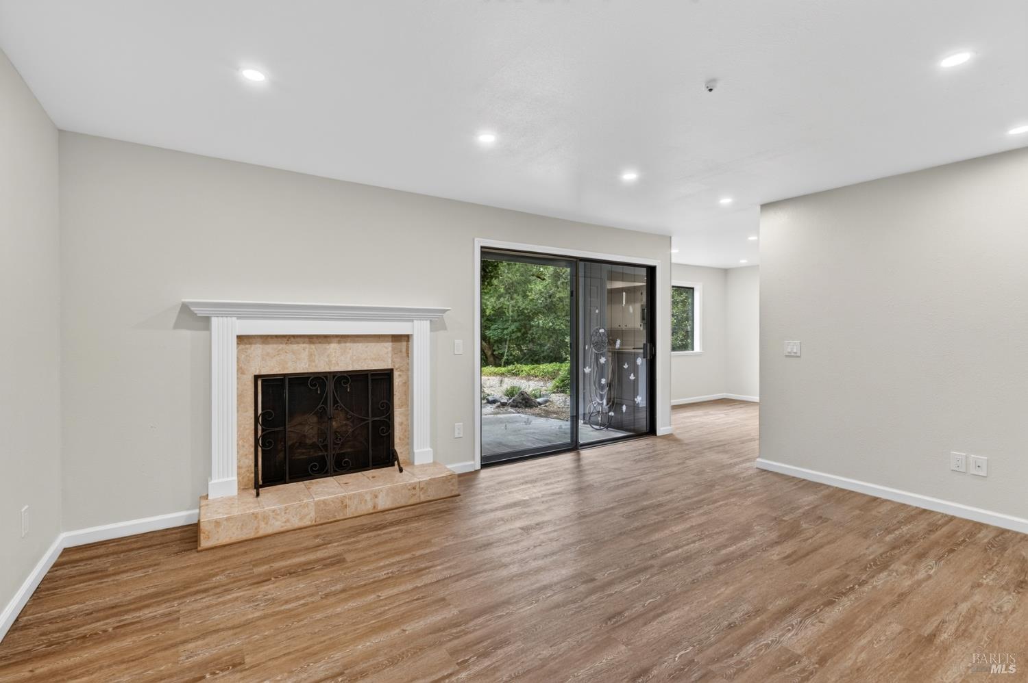 260 Los Alamos Road Santa Rosa, CA 95409 - Photo 6 of 33