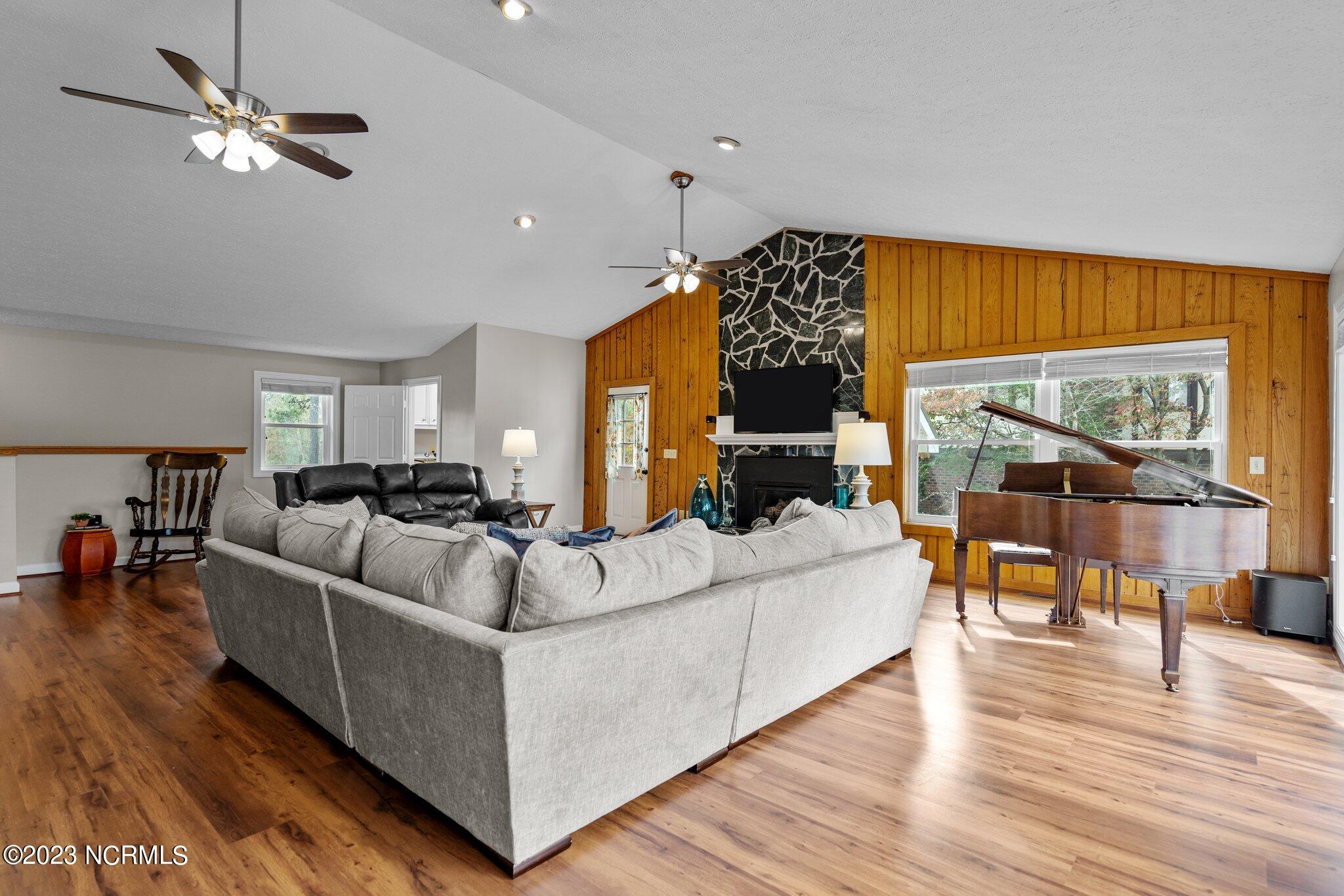 635 Ravenswood Road Hampstead, NC 28443 - Photo 8 of 77 58-web-or-mls-DSC01642