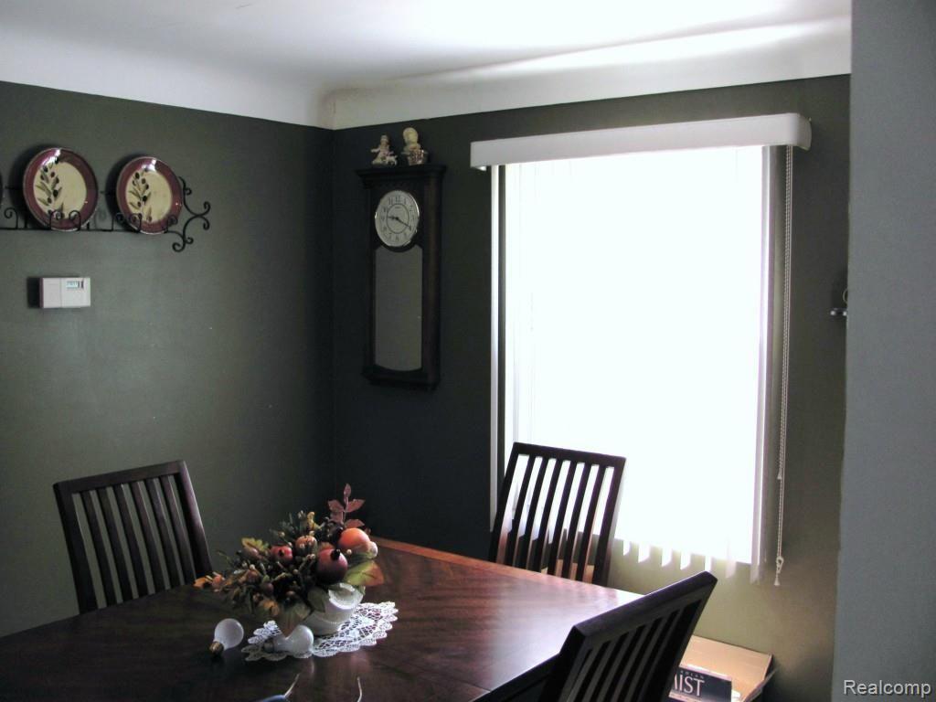 Dining Area 1.jpg
