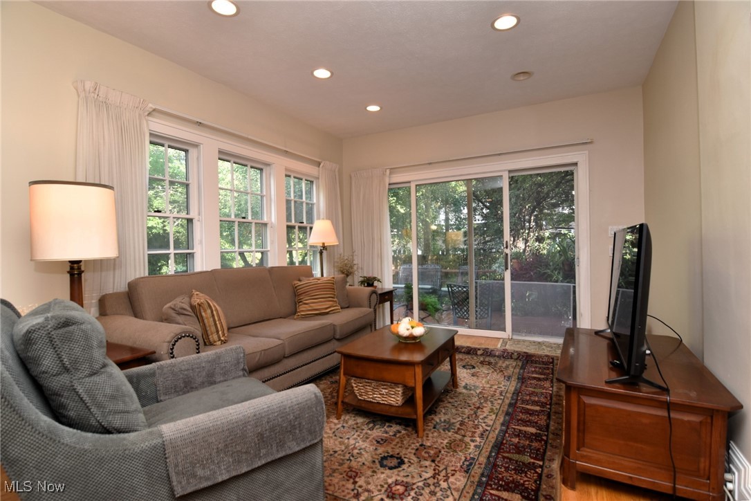 2714 Leighton Road Cleveland, OH 44120 - Photo 11 of 49 Gallery Image 11