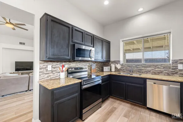 $395,000 | Undisclosed Address, Bakersfield, CA 93312