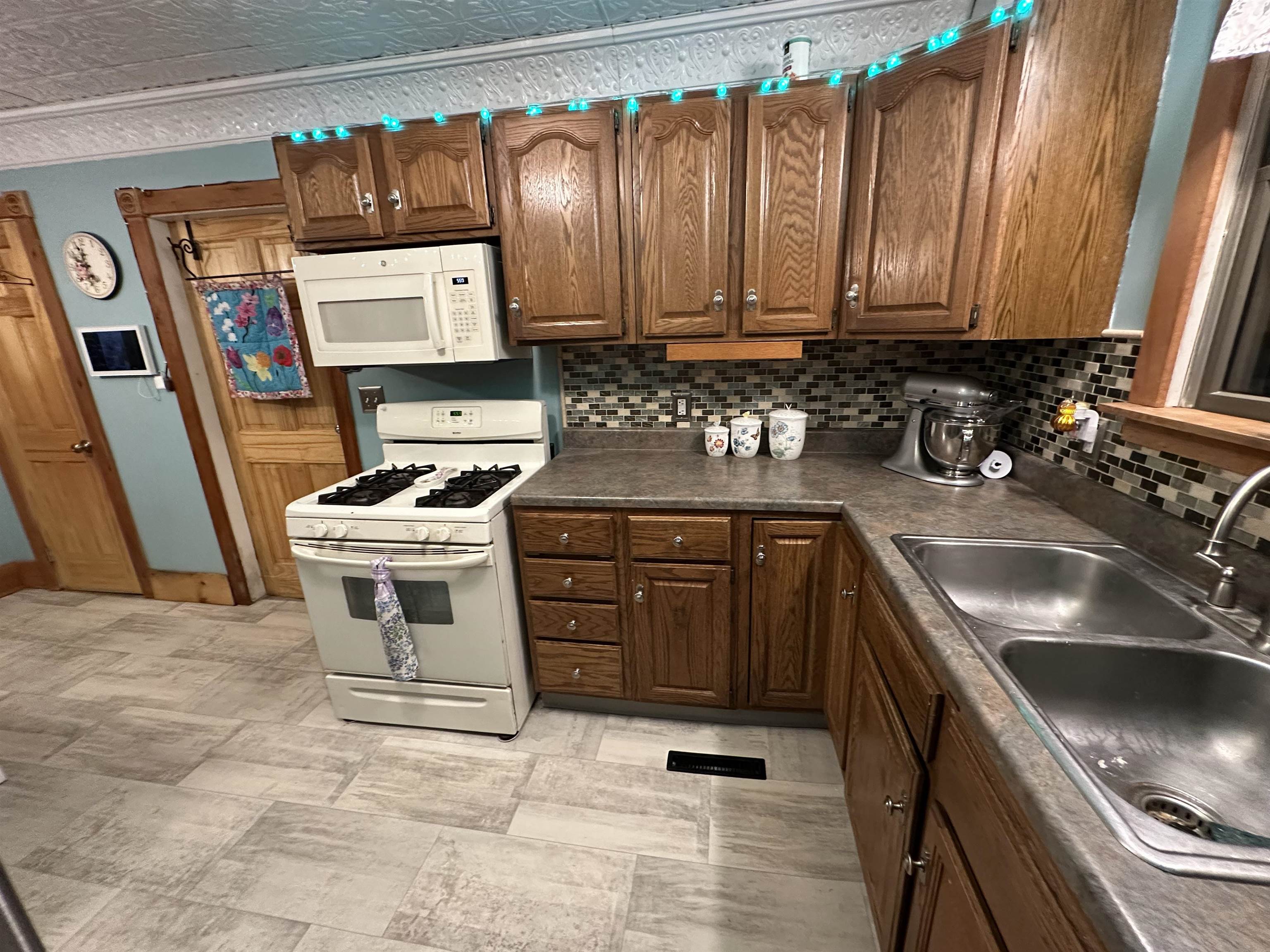 16 Howe Street Williamstown, VT 05679 - Photo 7 of 26