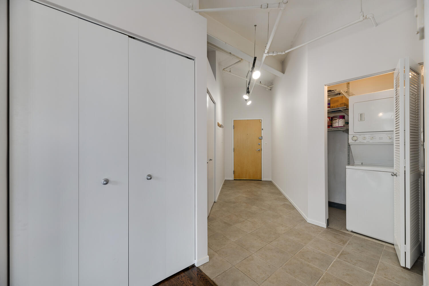 420 South Clinton Street, Unit 319A Chicago, IL 60607 - Photo 2 of 20
