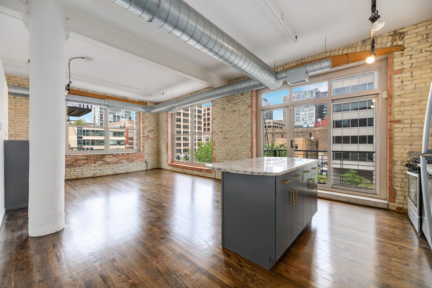420 South Clinton Street, Unit 319A Chicago, IL 60607 - Photo 11 of 20
