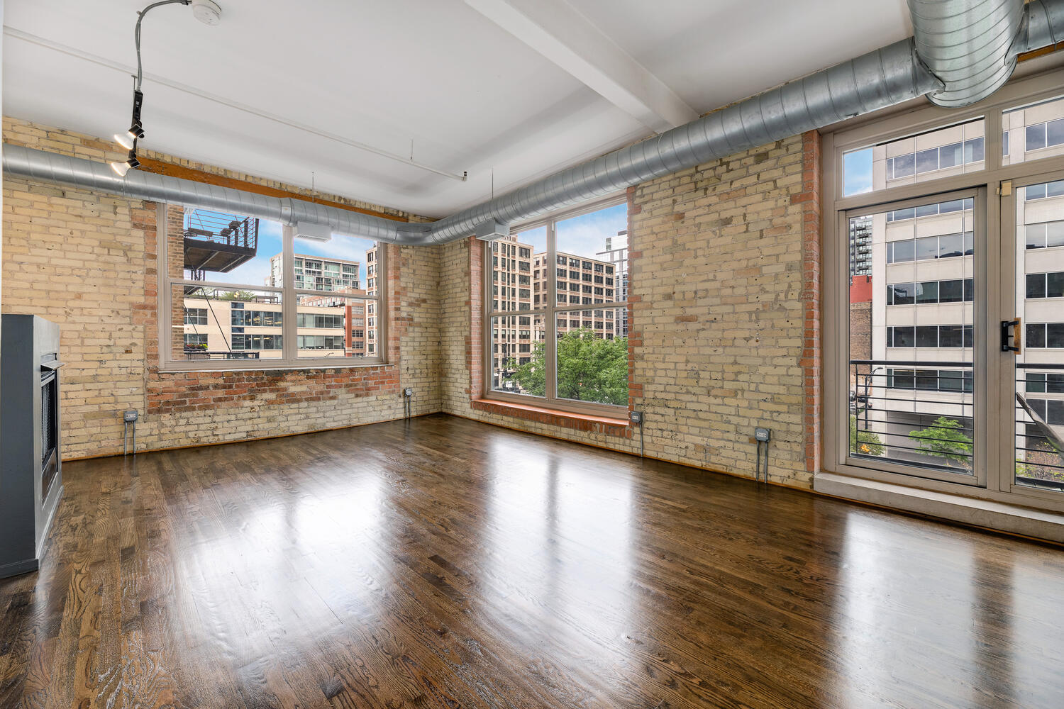 420 South Clinton Street, Unit 319A Chicago, IL 60607 - Photo 3 of 20
