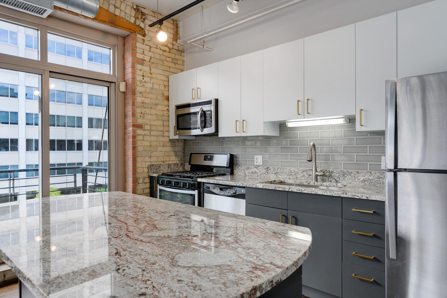 420 South Clinton Street, Unit 319A Chicago, IL 60607 - Photo 10 of 20