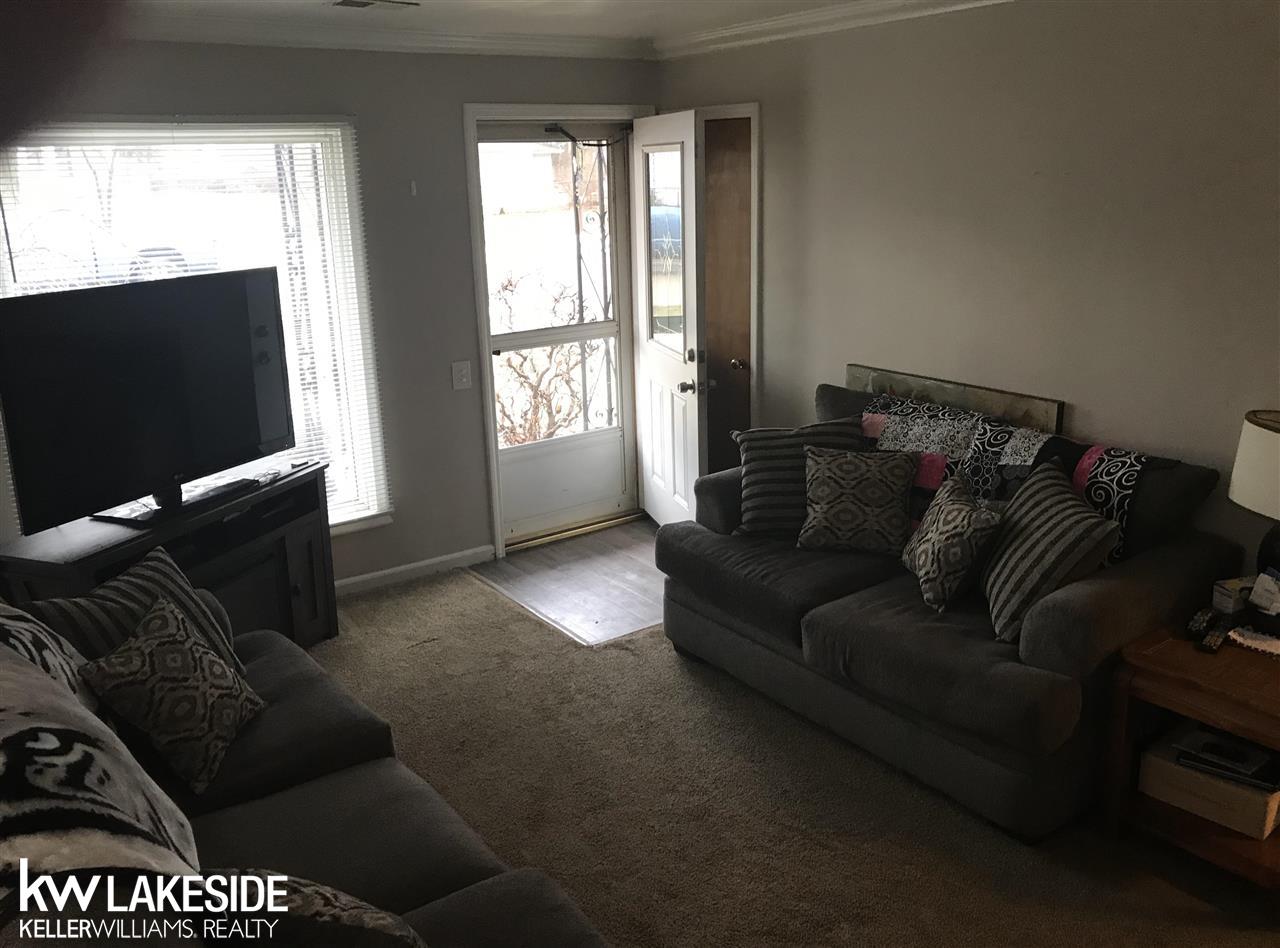 8449 Dale Center Line, MI 48015 - Photo 4 of 10