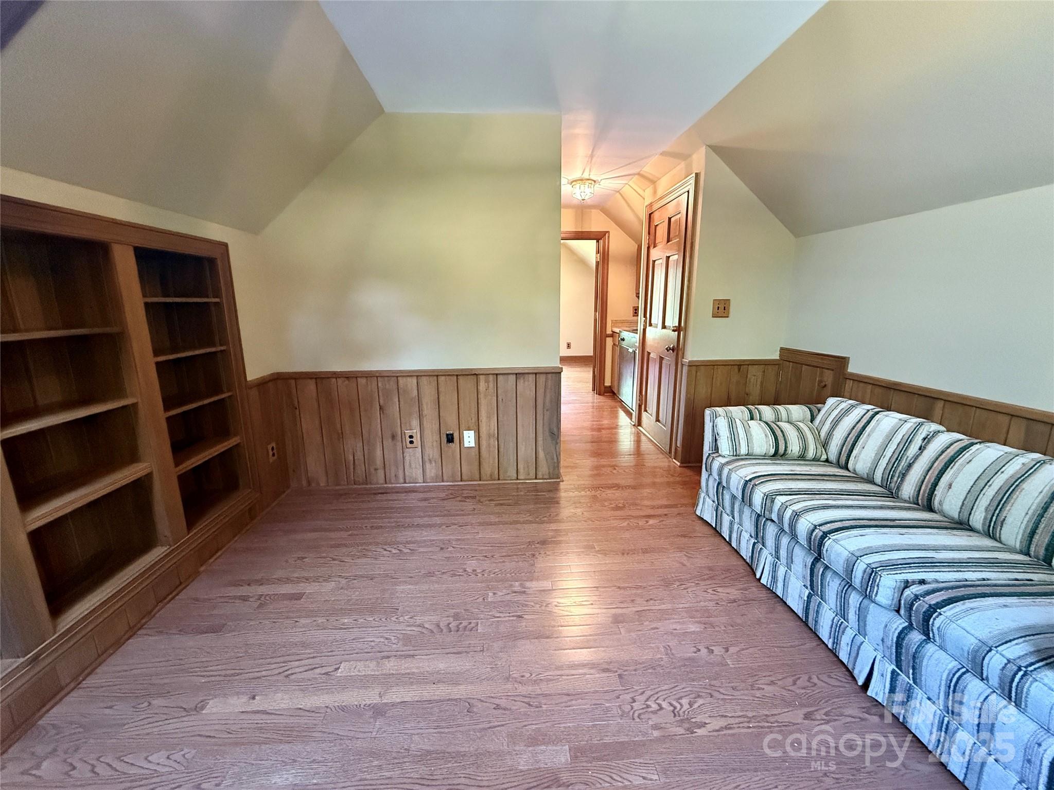 820 Phillips Road Columbus, NC 28722 - Photo 28 of 32 a living room with furniture