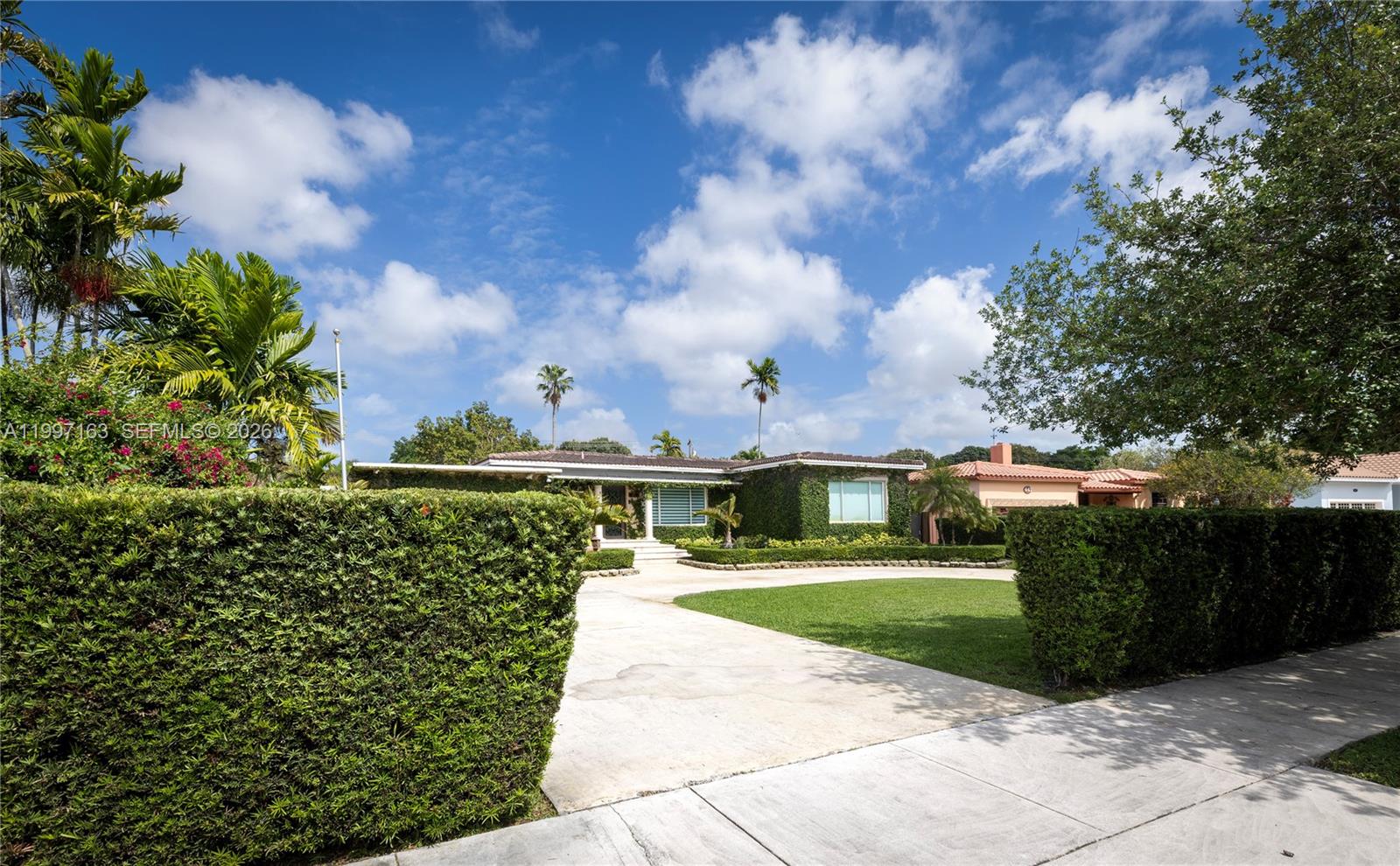 429 Deer Run Miami Springs, FL 33166 - Photo 4 of 41