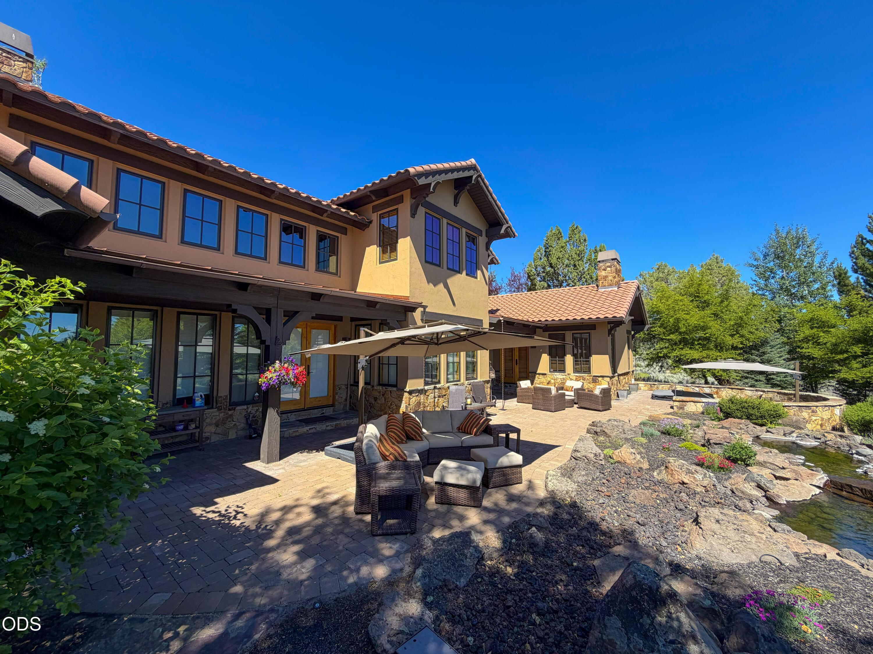 23098 Watercourse Way Bend, OR 97701 - Photo 23 of 31