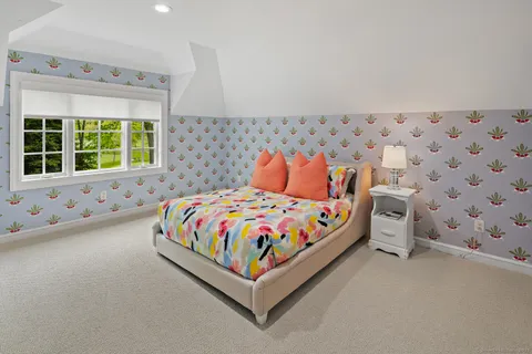 $2,100,000 | 3 Mayflower Lane, Weston, CT 06883