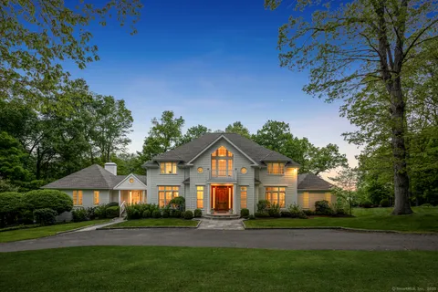 $2,100,000 | 3 Mayflower Lane, Weston, CT 06883