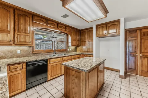 $599,000 | 2008 Wickersham Drive, Huntsville, TX 77340