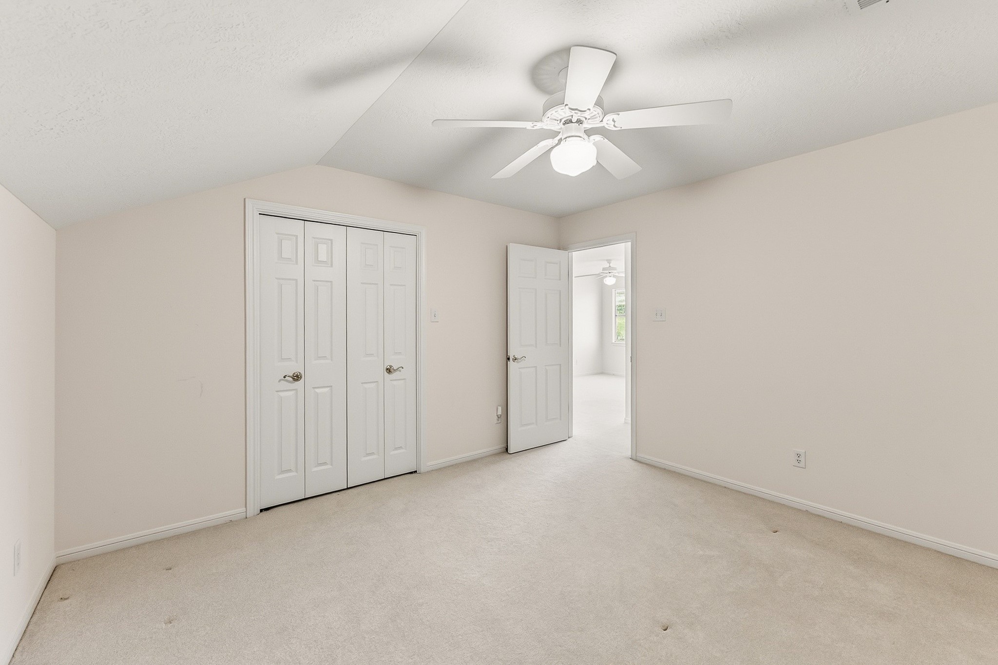 2008 Wickersham Drive Huntsville, TX 77340 - Photo 35 of 44 Upstairs, One of Two large Guest Bedrooms.