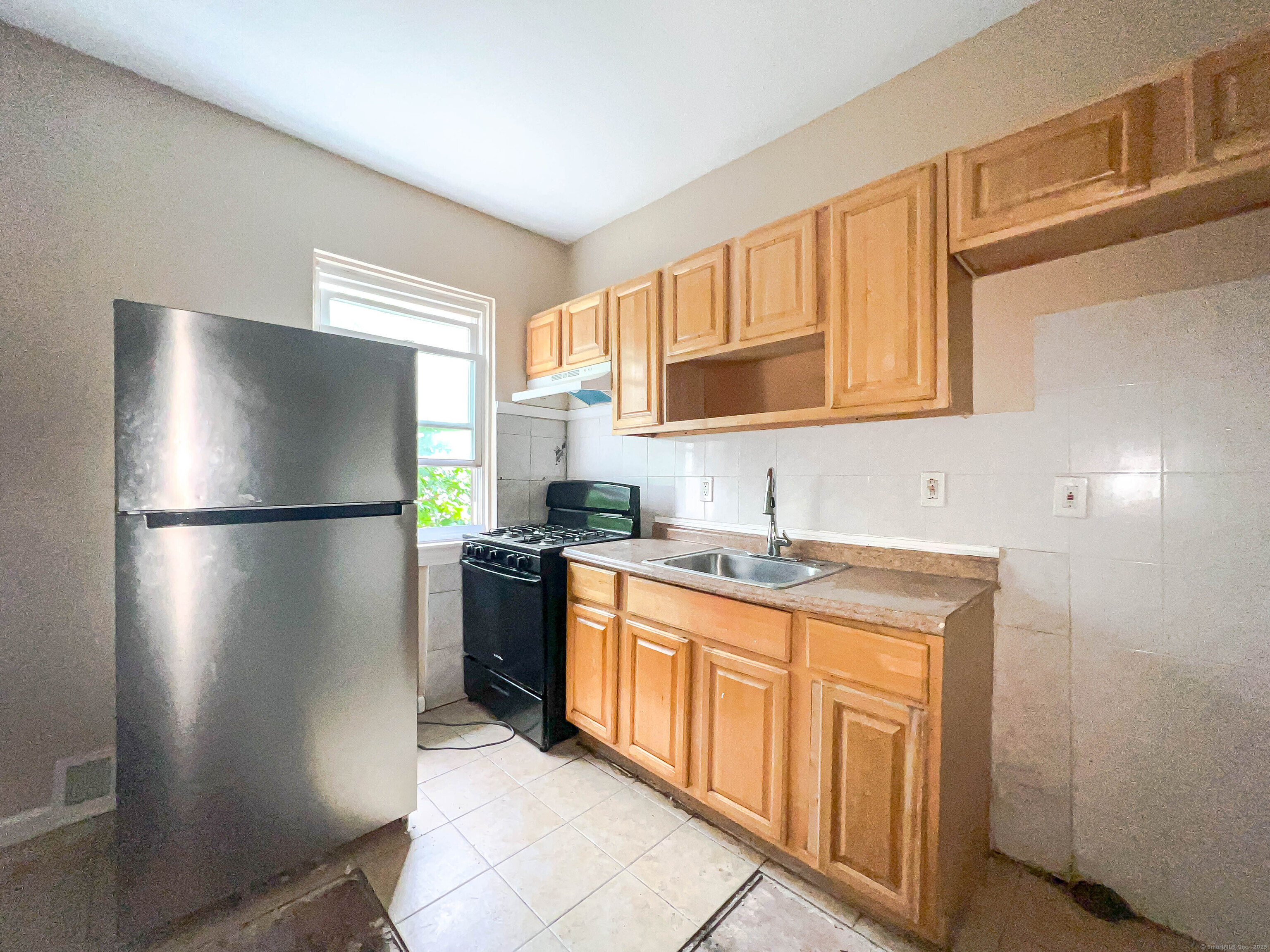 45 Ridge Avenue Bridgeport, CT 06604 - Photo 2 of 11