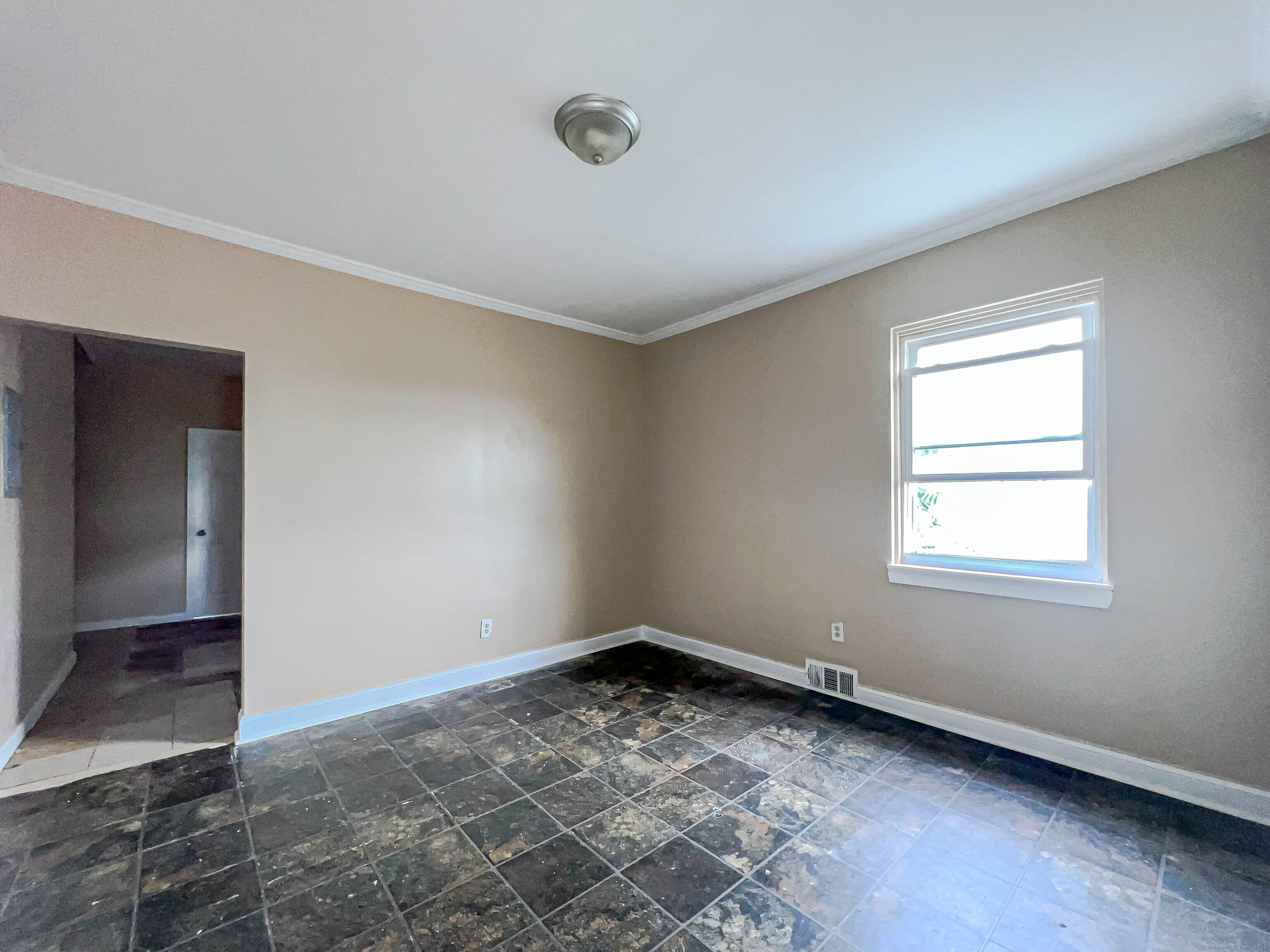 45 Ridge Avenue Bridgeport, CT 06604 - Photo 4 of 11