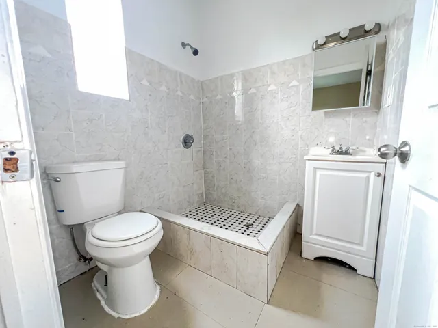 $2,200 | 45 Ridge Avenue, Bridgeport, CT 06604