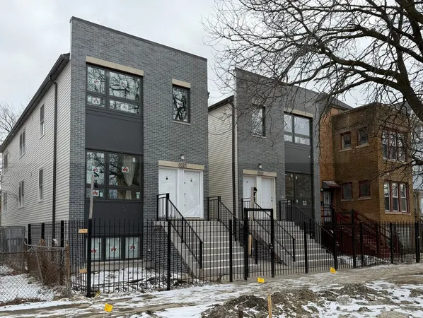 $650,000 | 732 North Pine Avenue, Chicago, IL 60644