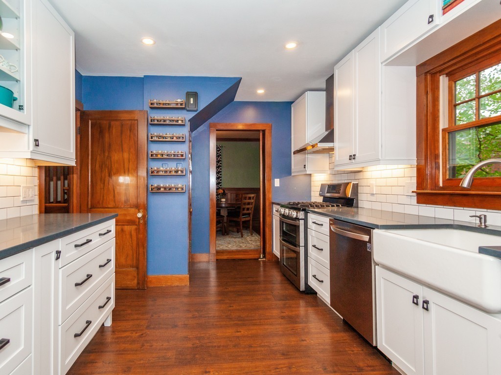 39 Virginia Road Waltham, MA 02453 - Photo 5 of 23 Gallery Image 5
