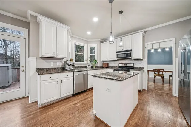 $599,000 | 342 Breezewood Court, Suwanee, GA 30024