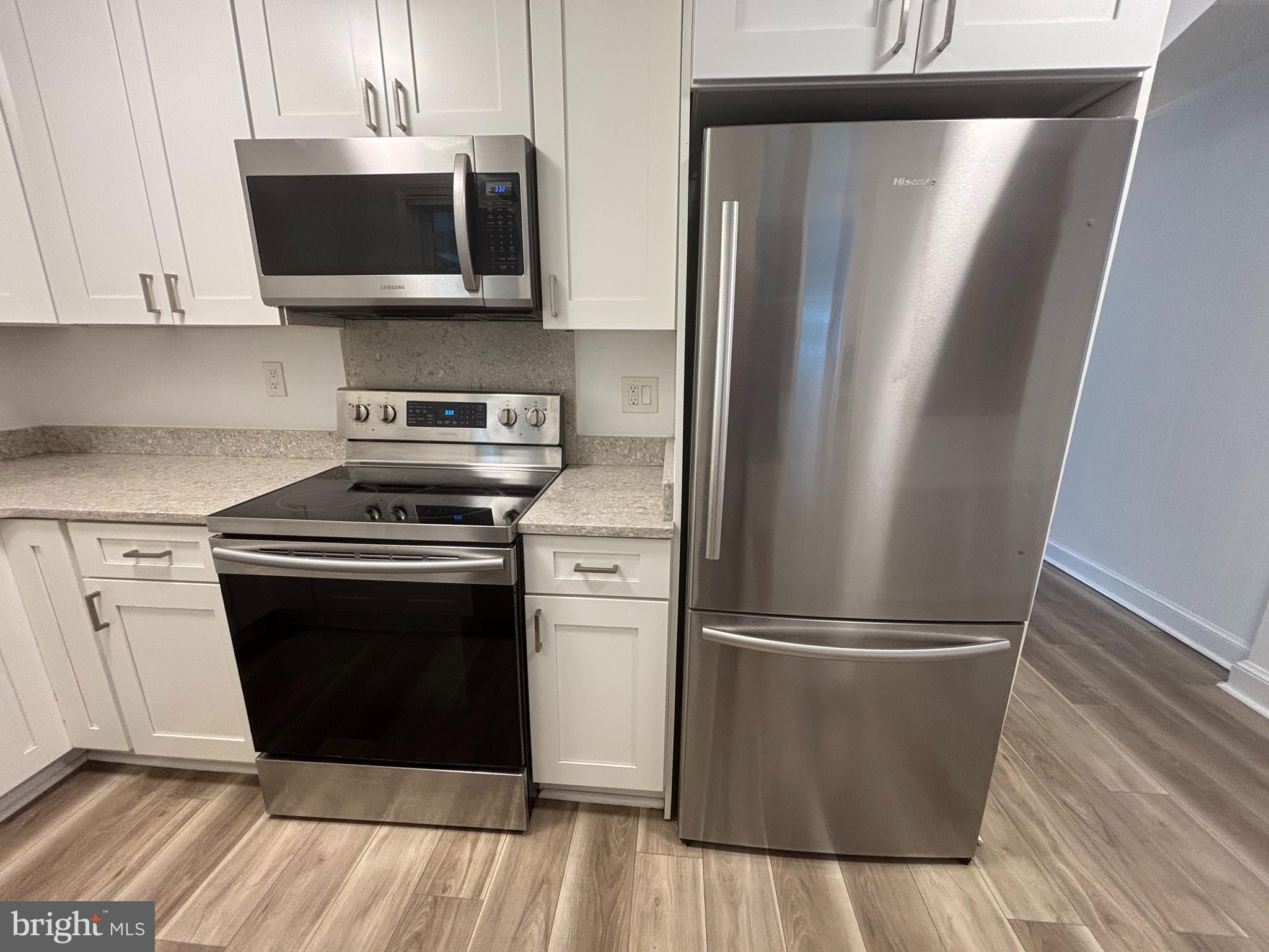 650 Walker Road Great Falls, VA 22066 - Photo 12 of 35 Kitchen