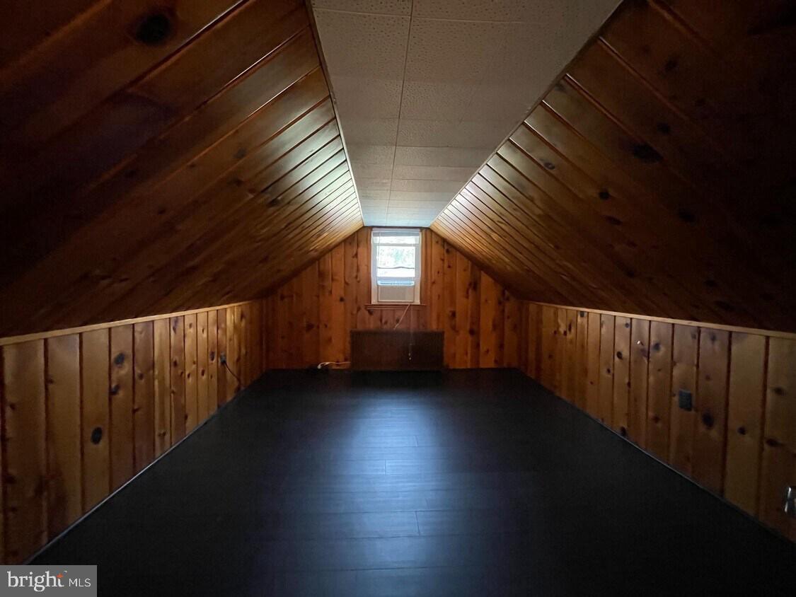 650 Walker Road Great Falls, VA 22066 - Photo 17 of 35 Upstairs Bedroom
