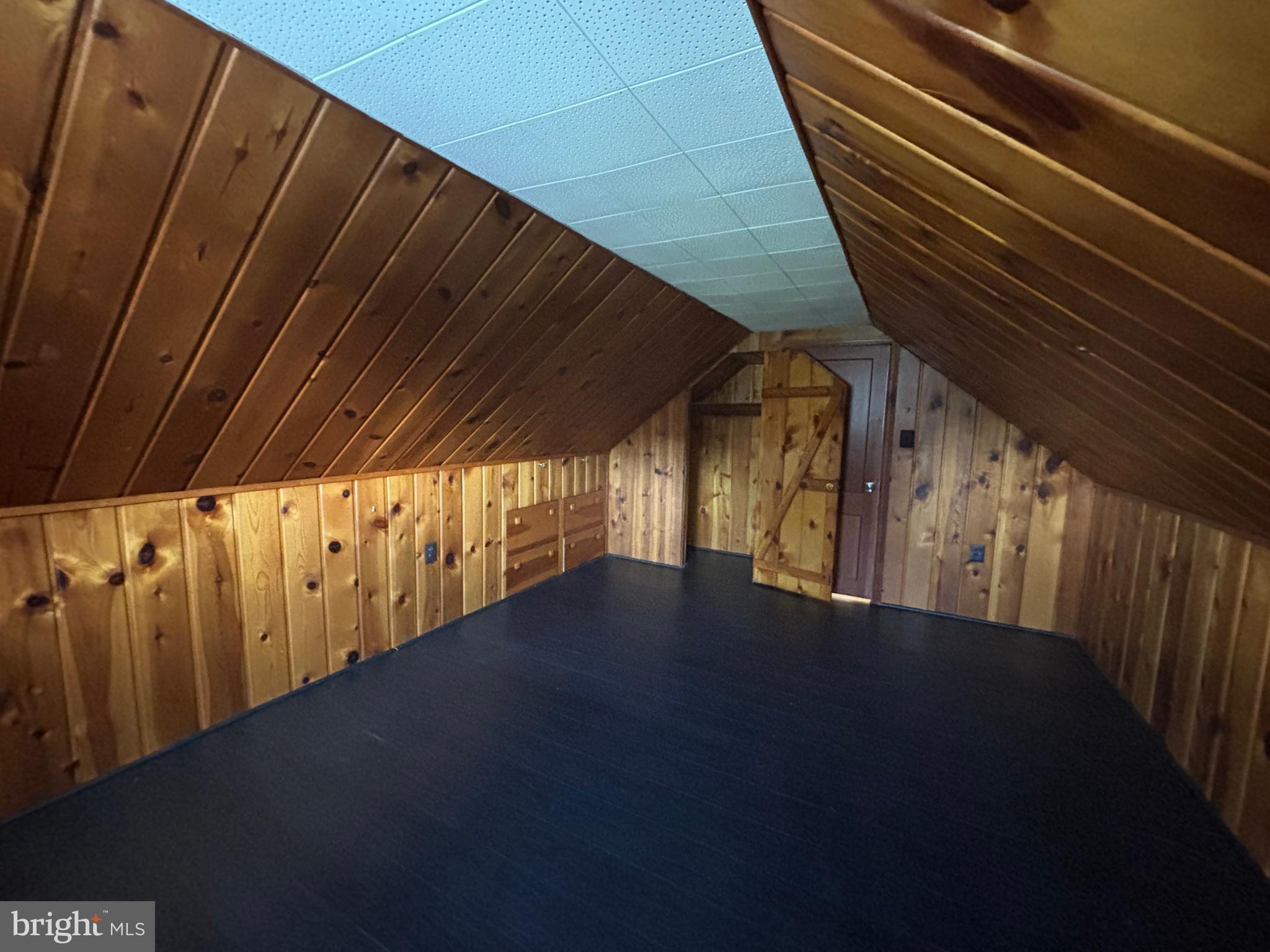 650 Walker Road Great Falls, VA 22066 - Photo 18 of 35 Upstairs BR