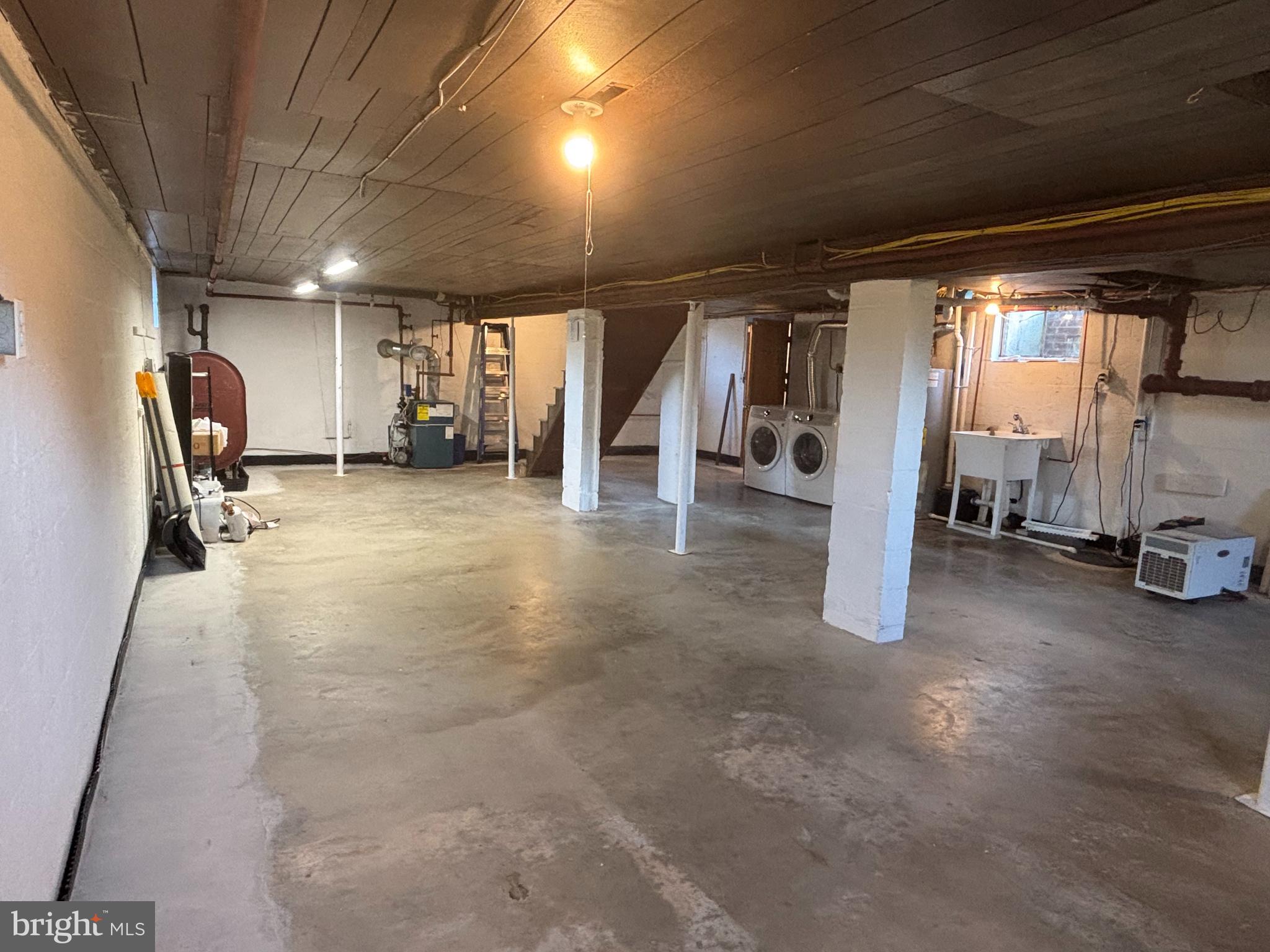 650 Walker Road Great Falls, VA 22066 - Photo 21 of 35 Basement, open and spacious