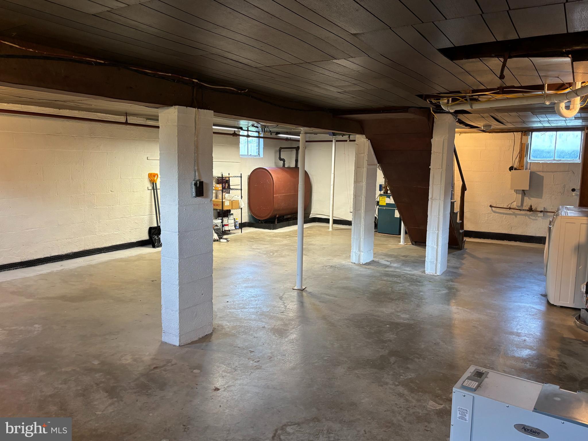 650 Walker Road Great Falls, VA 22066 - Photo 22 of 35 Basement, open and spacious