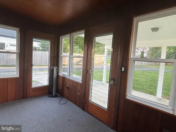 $749,900 | 650 Walker Road, Great Falls, VA 22066