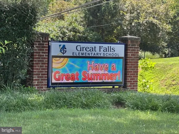 $749,900 | 650 Walker Road, Great Falls, VA 22066