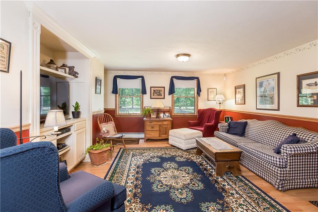 47 Middle Road Kennebunk, ME 04043 - Photo 11 of 31 Large Family Room with built-ins