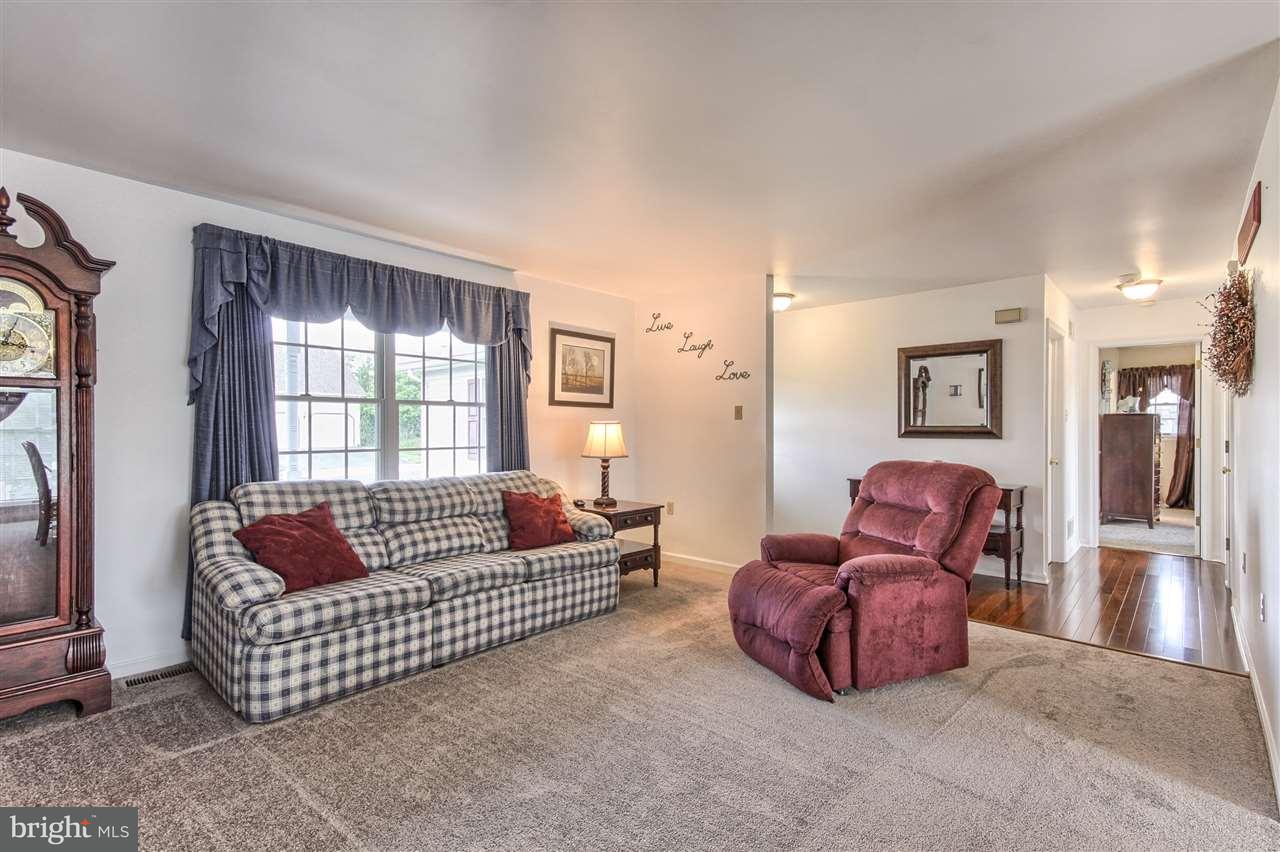 34 Wetherburn Road Enola, PA 17025 - Photo 3 of 25 Gallery Image 3