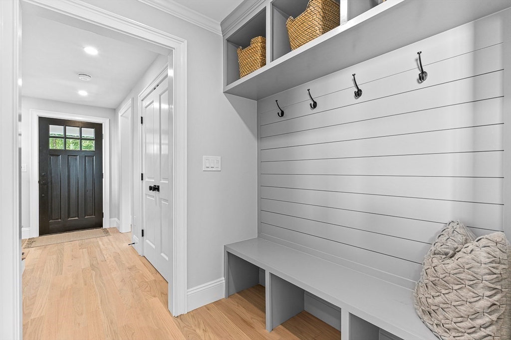 25 Thomas Road Wellesley, MA 02482 - Photo 10 of 27